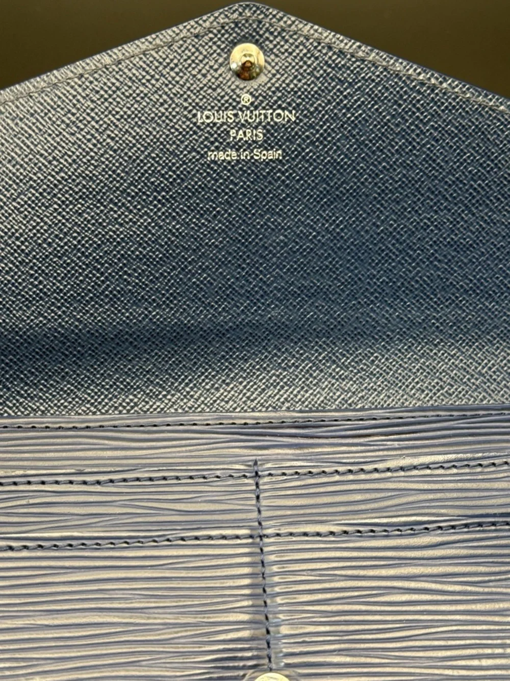 Louis Vuitton Epi Sarah Wallet Navy💙 with box dust bag, NIB‎